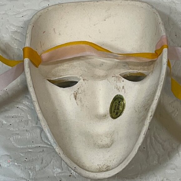 Wall Decor Ceramic Mini Mardi Gras Mask Hand Painted Glitter 3"x4" - Picture 8 of 13